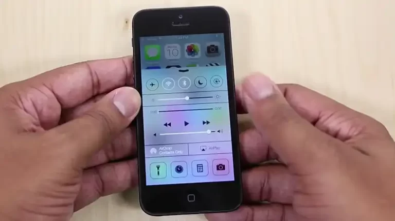 An End to Green Felt: How iOS 7 Modernized the iPhone Experience